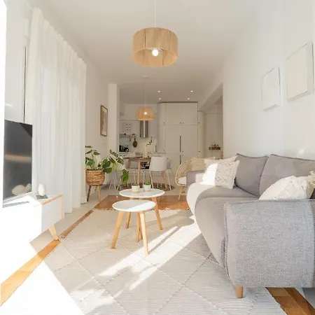 Apartment Bright 2bd Next To Acropolis Athens