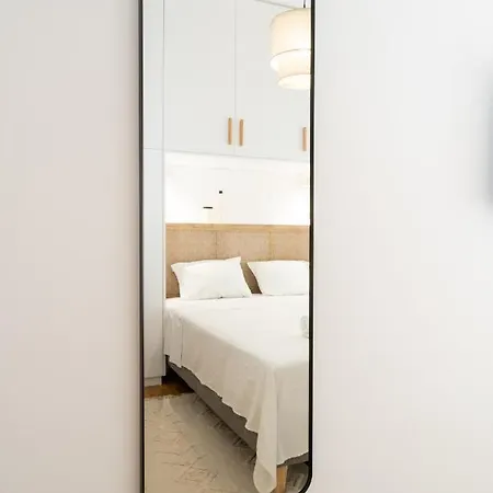 Apartment Bright 2bd Next To Acropolis