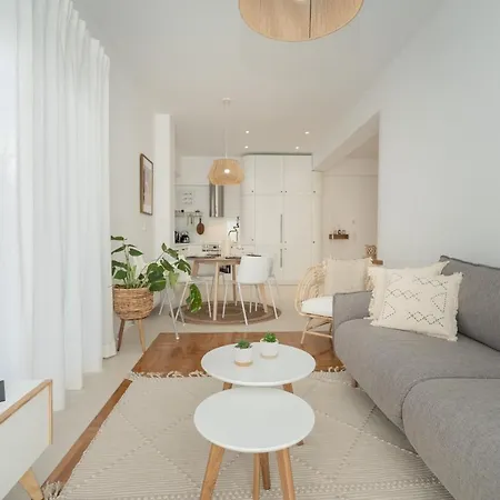 Bright 2bd Next To Acropolis Apartment *