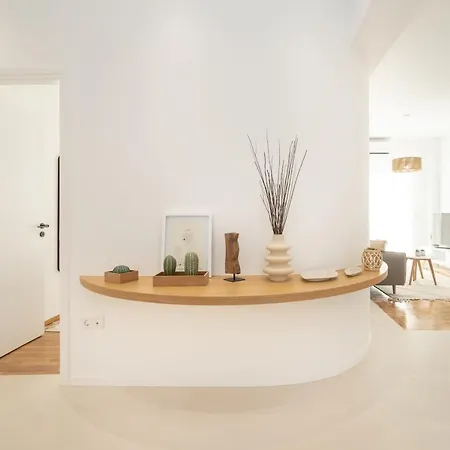 Apartment Bright 2bd Next To Acropolis *