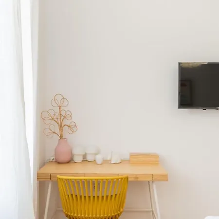 Bright 2bd Next To Acropolis Athens