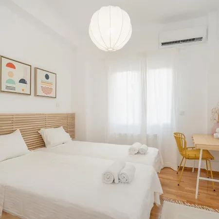 Bright 2bd Next To Acropolis